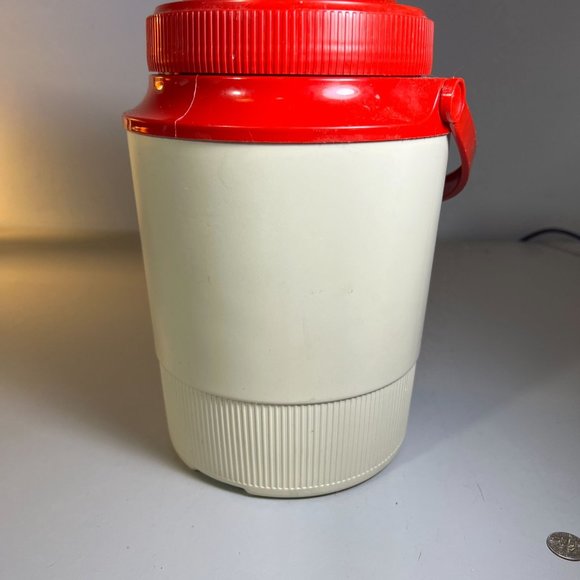 PIZZA HUT Red and White Gott Cooler (VIntage 1980's) - Picture 6 of 9